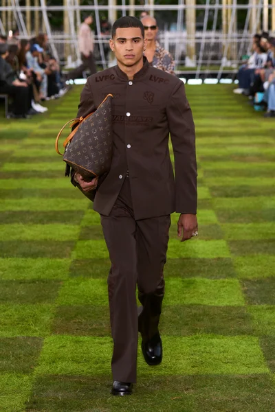Look 38